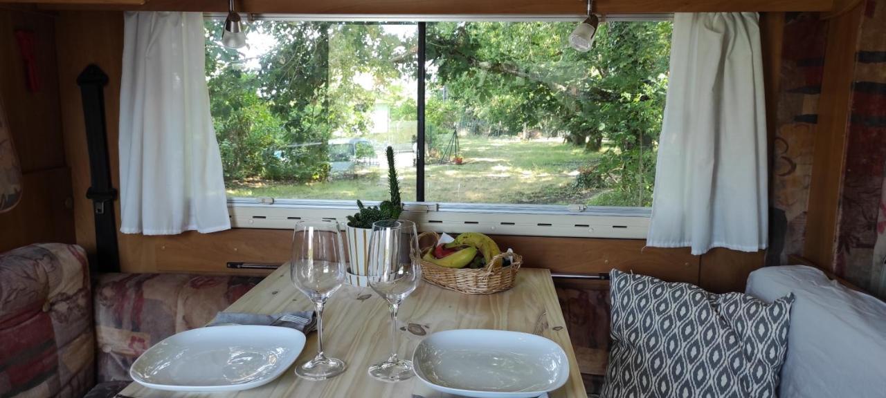 Charmant Camping-Car A La Campagne Labessiere-Candeil Екстер'єр фото
