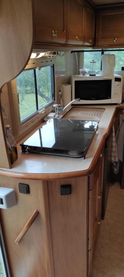 Charmant Camping-Car A La Campagne Labessiere-Candeil Екстер'єр фото