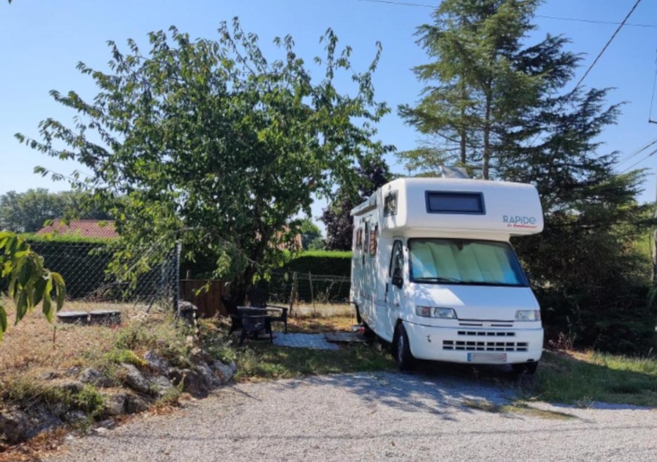 Charmant Camping-Car A La Campagne Labessiere-Candeil Екстер'єр фото